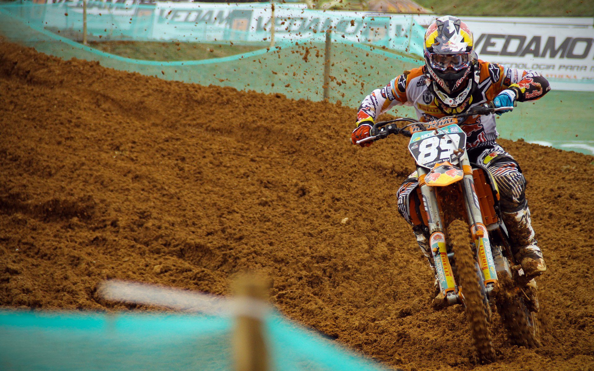 爱游戏体育官方在线-【比赛细节】攻防转换关键瞬间，运动员如何精准施术？，进攻型选手准备姿势要求运动员身体距离球台多少厘米